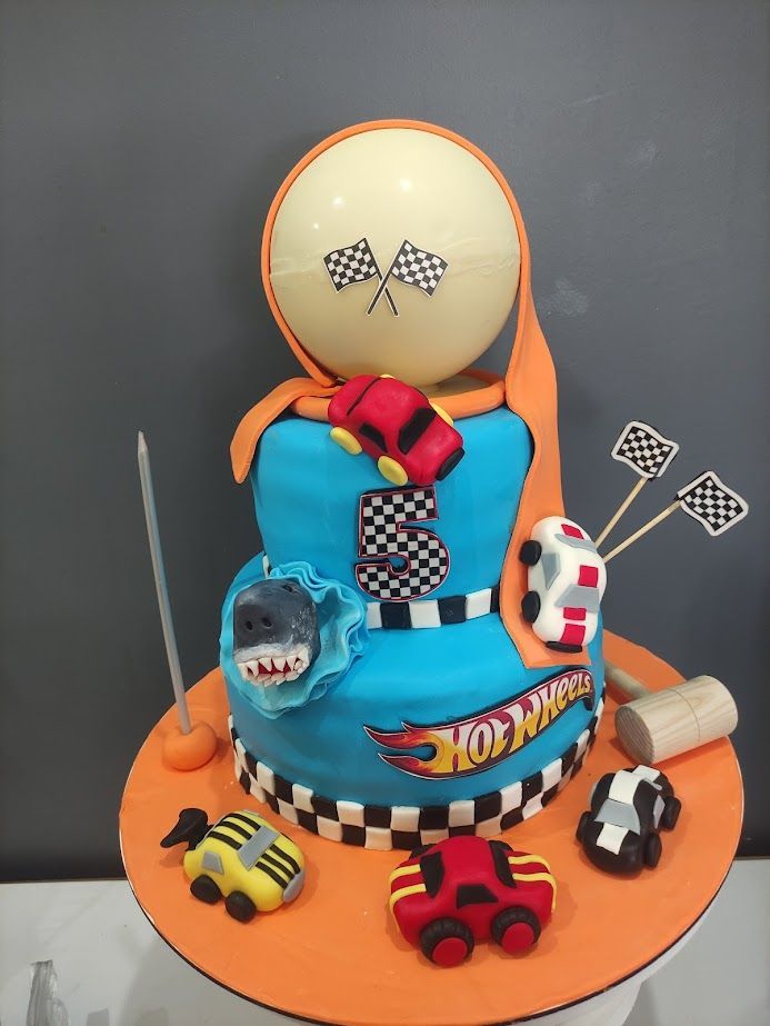 Hot Weels Pinyata Çikolata modelli