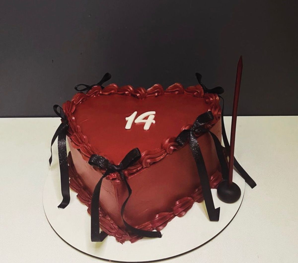 Kalp ve Kurdela Detay Pasta 